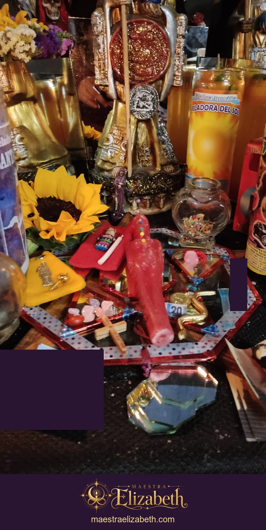 Ofrendas y veladora del sol en el altar de Maestra Elizabeth.